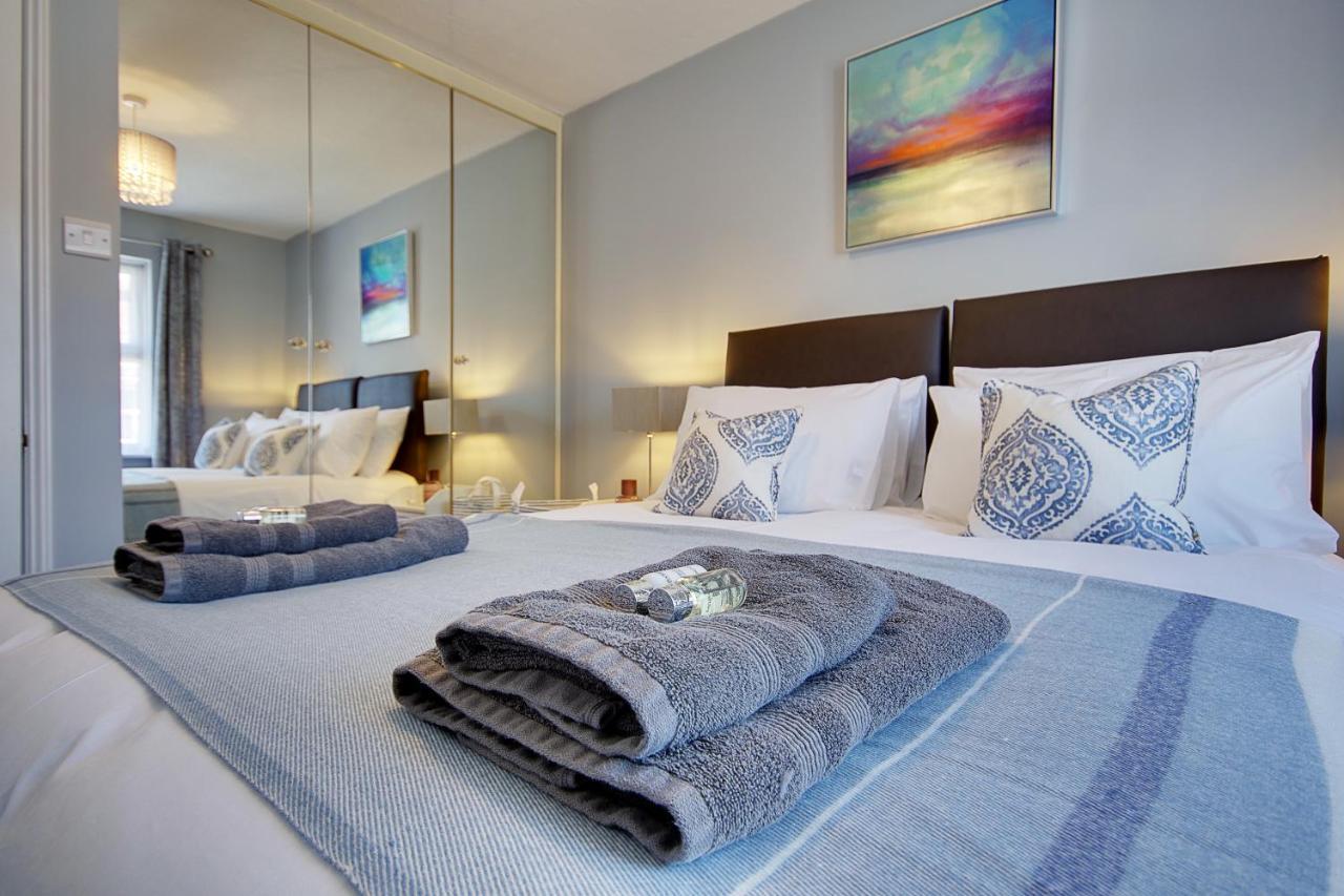 14 Oxford Mews - 5 Star Living For Up To 10 People Villa Southampton Bagian luar foto