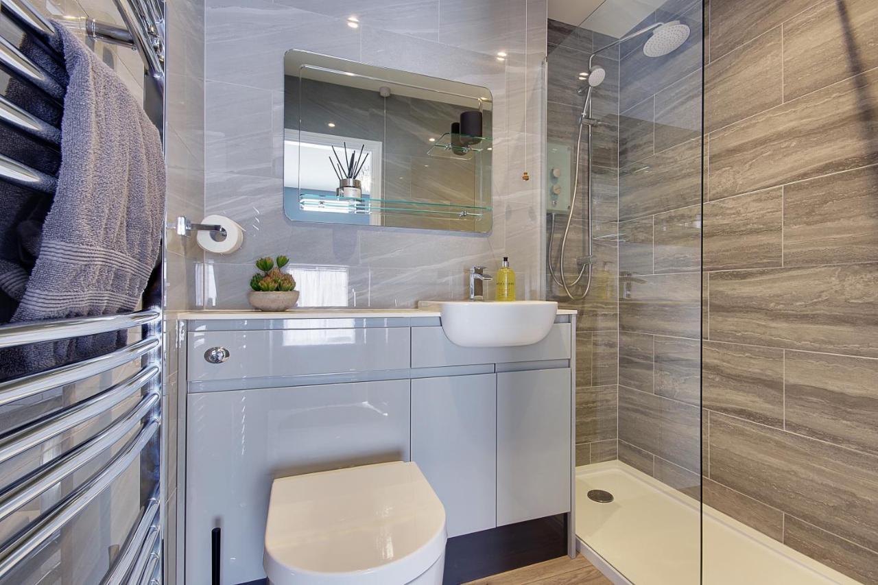 14 Oxford Mews - 5 Star Living For Up To 10 People Villa Southampton Bagian luar foto