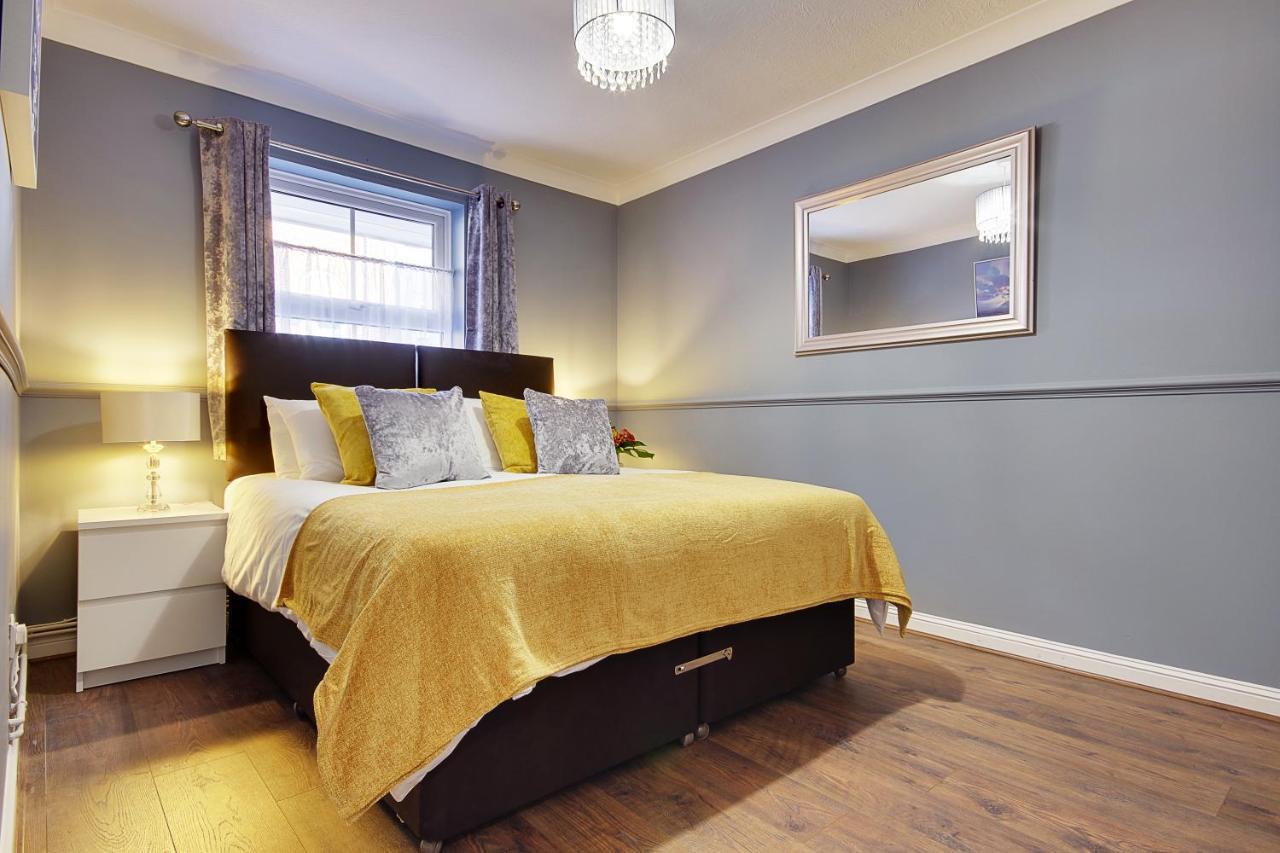 14 Oxford Mews - 5 Star Living For Up To 10 People Villa Southampton Bagian luar foto