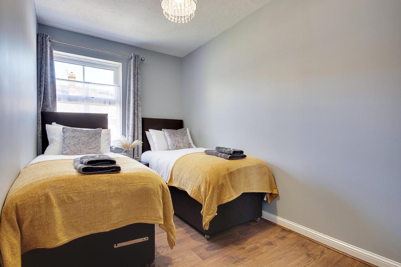 14 Oxford Mews - 5 Star Living For Up To 10 People Villa Southampton Bagian luar foto