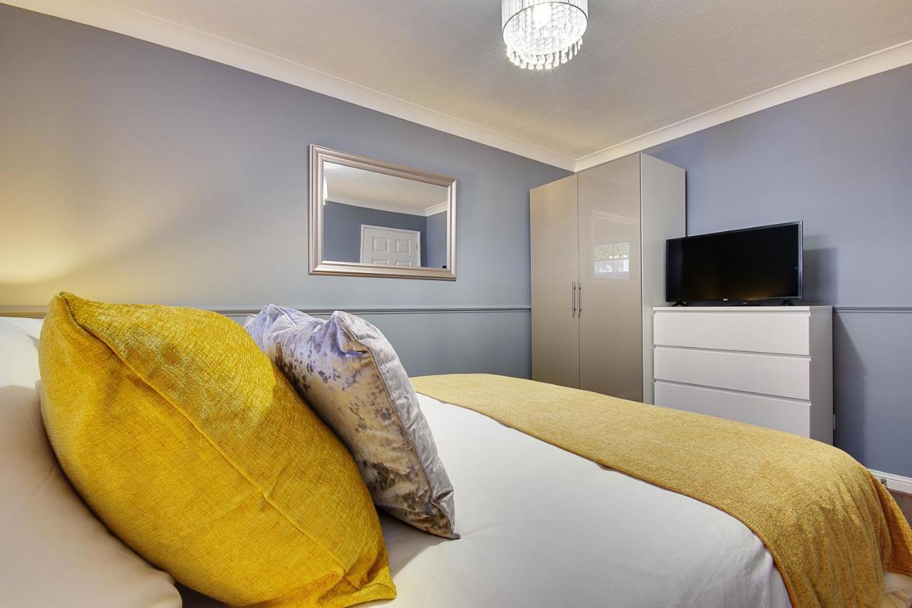 14 Oxford Mews - 5 Star Living For Up To 10 People Villa Southampton Bagian luar foto