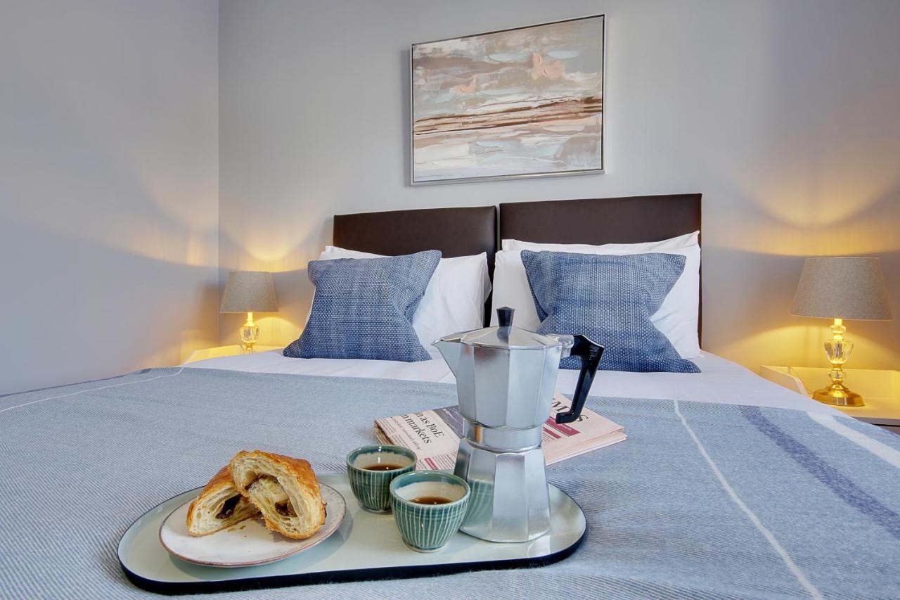 14 Oxford Mews - 5 Star Living For Up To 10 People Villa Southampton Bagian luar foto