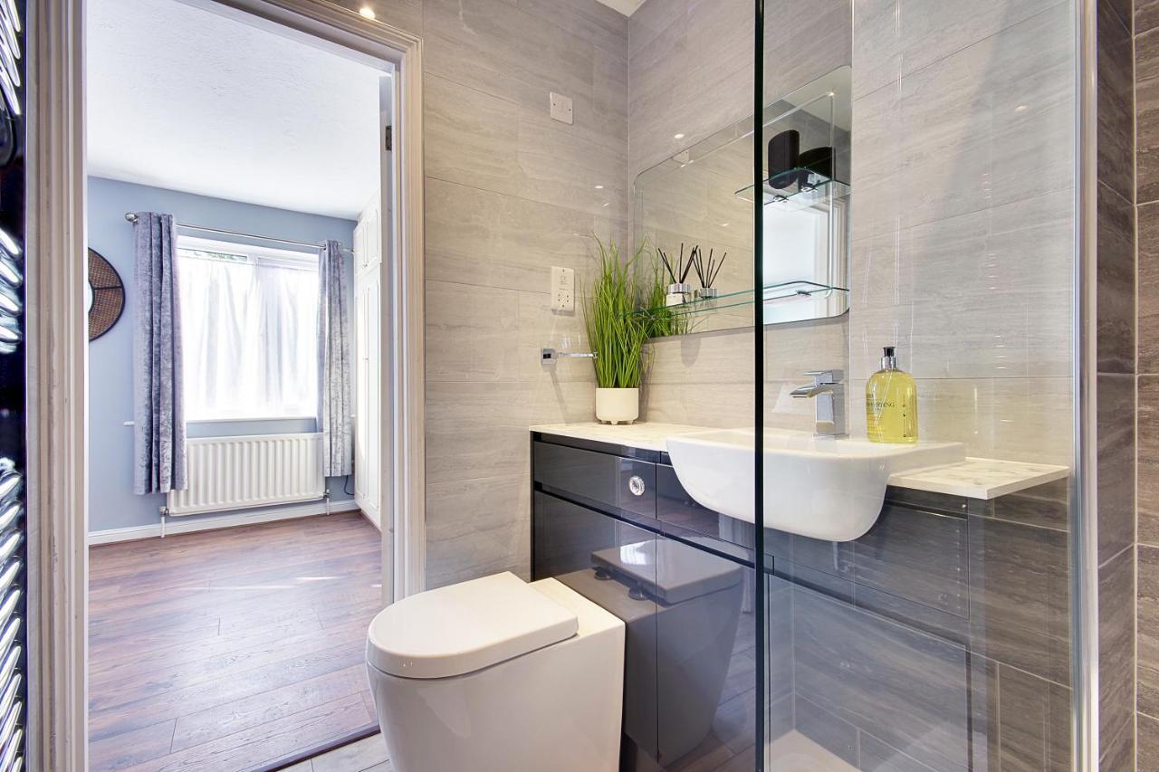 14 Oxford Mews - 5 Star Living For Up To 10 People Villa Southampton Bagian luar foto